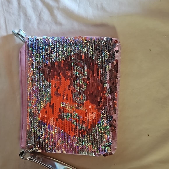 Little kids purse meow and a cat - Picture 2 of 3